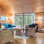 בית נופש Stunning In Nexo With Sauna