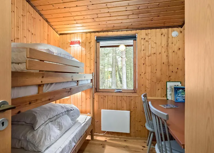 Дом отдыха Stunning In Nexo With Sauna *