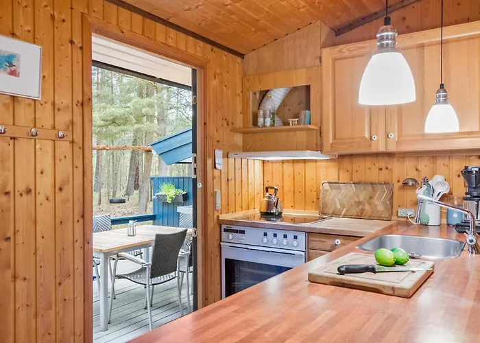 Stunning In Nexo With Sauna Дом отдыха Vester Somarken